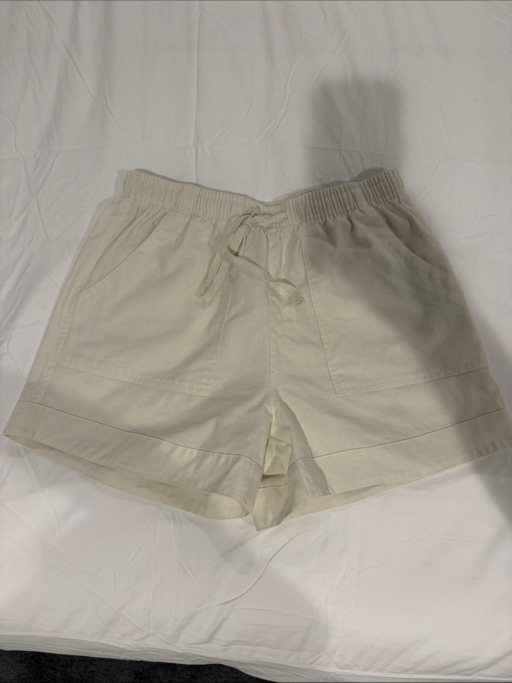 Women's Cream Drawstring Linen-Blend Shorts